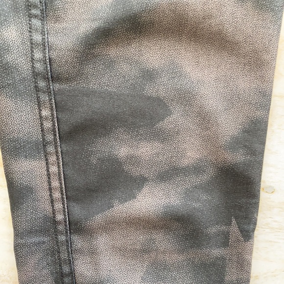 Ecru NYC Reversible Skinny Pants - Camo & Black - two pants in one! - Picture 10 of 11